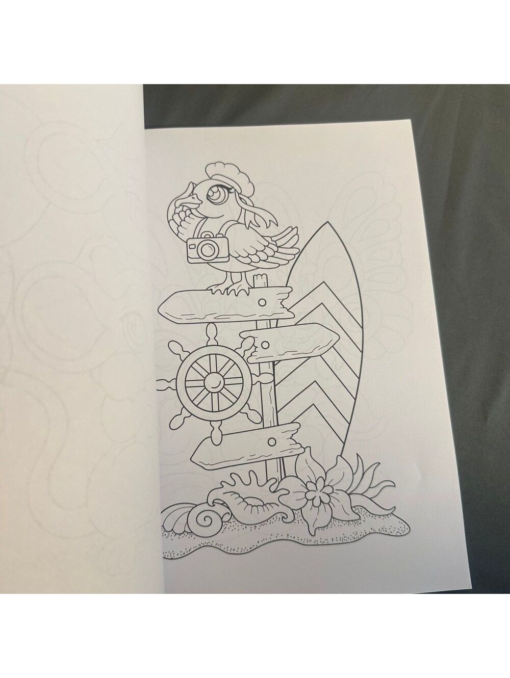 50 Vacation Miniarures Coloring Book - Picture 4 of 9